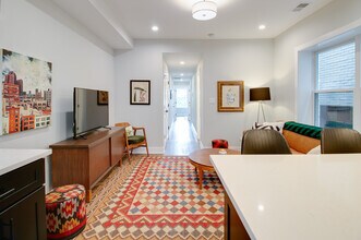 3115 N Haussen Ct-Unit -1 in Chicago, IL - Building Photo - Building Photo