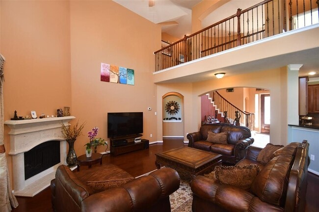 18526 W Laura Shore Dr in Cypress, TX - Foto de edificio - Building Photo