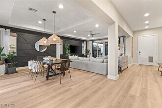 258 Castellari Dr in Las Vegas, NV - Building Photo - Building Photo