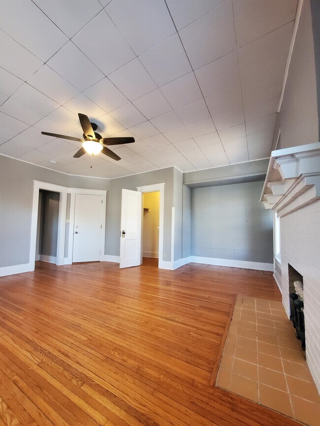 1801 E St-Unit -2 in Lincoln, NE - Building Photo - Building Photo