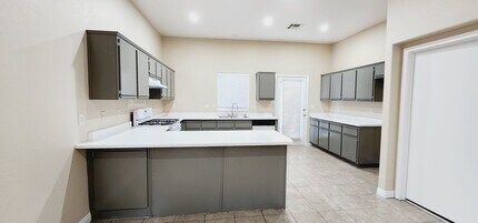 1631 Marion Bennet Dr in Las Vegas, NV - Building Photo - Building Photo