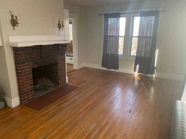 23 Saint James Ter, Unit 1 in Newton, MA - Building Photo - Building Photo