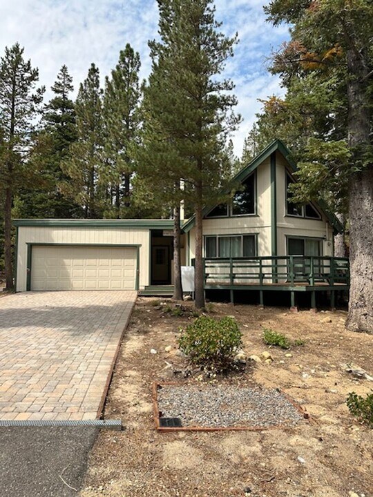 1912 Toppewetah St in South Lake Tahoe, CA - Building Photo