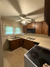 1090 W Marietta St in Decatur, IL - Building Photo - Building Photo