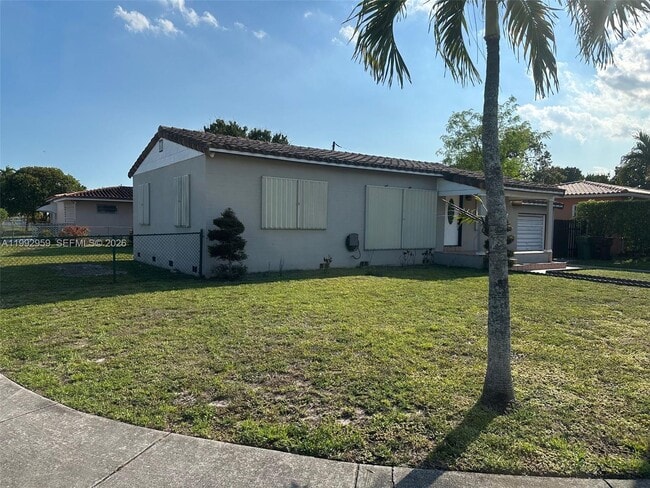 260 W 56th St in Hialeah, FL - Building Photo - Building Photo