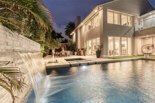 524 Poinciana Dr in Fort Lauderdale, FL - Building Photo