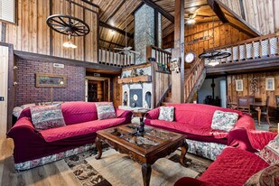 1736 Walnut Hill Ln in Sevierville, TN - Building Photo