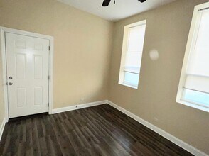 3650 W Diversey Ave in Chicago, IL - Building Photo - Building Photo