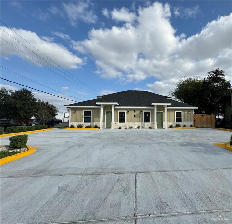 620 N 11th St in McAllen, TX - Building Photo