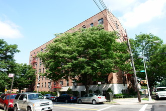 Wendy Building in Flushing, NY - Foto de edificio - Building Photo