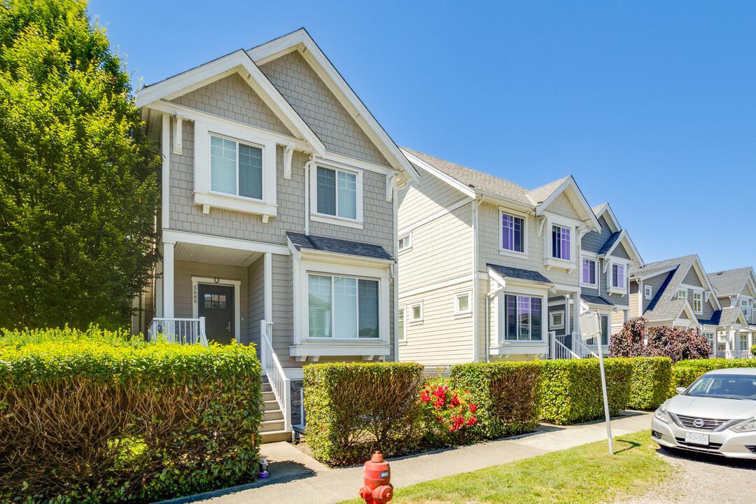 Killarney Ridge in Vancouver, BC - Building Photo