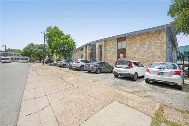 property at 2408 Longview St