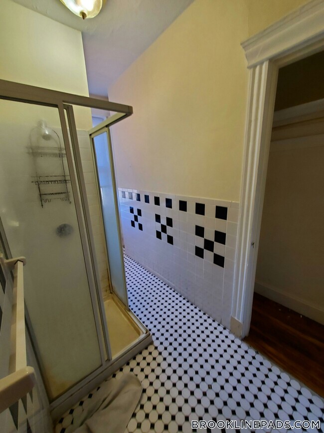 360 Riverway in Boston, MA - Building Photo - Building Photo