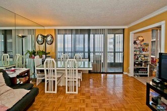 200 Winston Dr-Unit -3017 in Cliffside Park, NJ - Foto de edificio - Building Photo