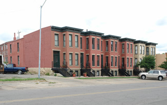 517-523 SW Van Buren St Apartments