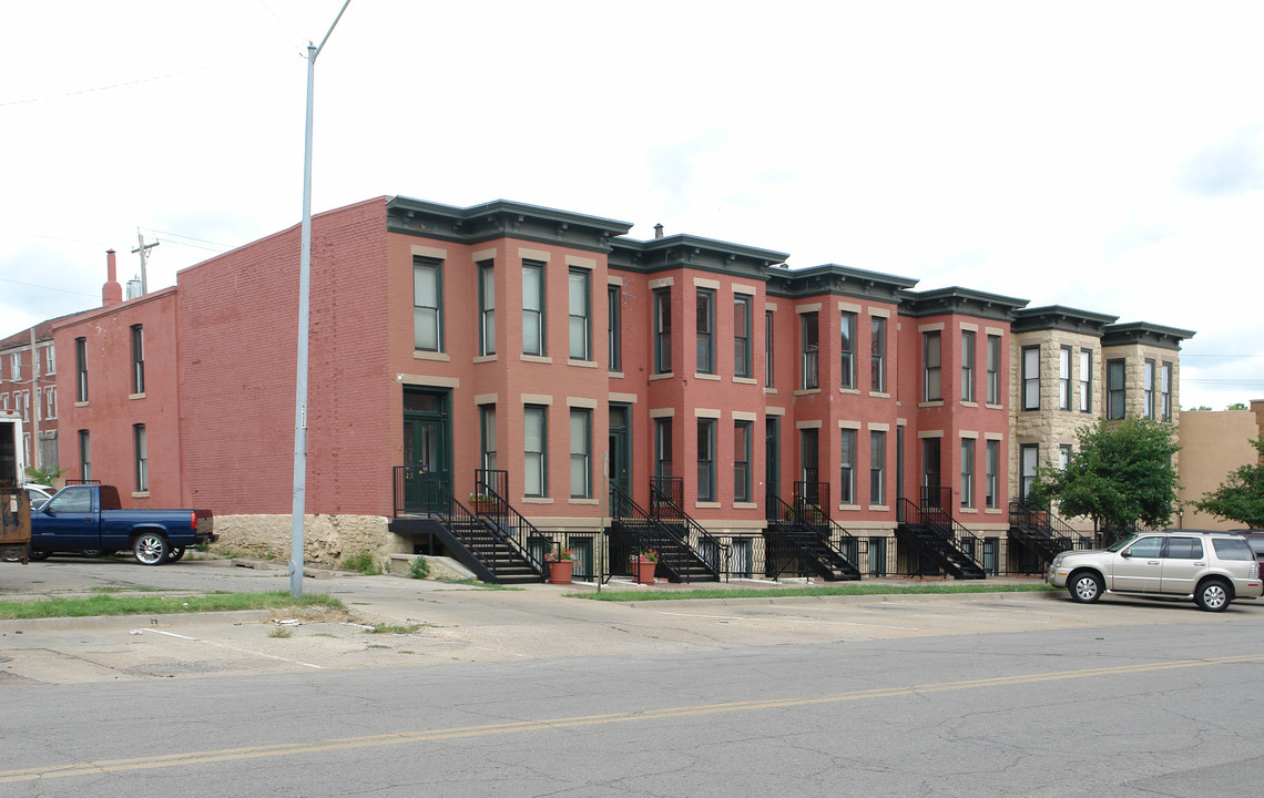 517-523 SW Van Buren St in Topeka, KS - Building Photo