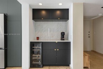 1915 Brickell Ave in Miami, FL - Building Photo - Building Photo