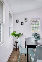 243 Porter St in San Antonio, TX - Building Photo - Building Photo
