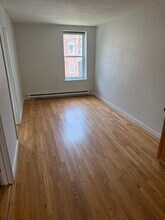 160 Cottage St in Boston, MA - Building Photo - Building Photo