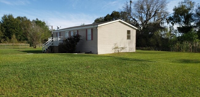 702 Burning Arrow Pl in Plant City, FL - Building Photo - Building Photo