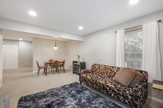 91 Jamestown Rd in Bernards, NJ - Building Photo - Building Photo