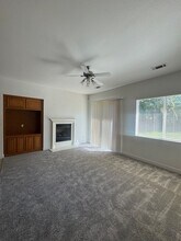 709 Woodacre Dr in Redding, CA - Building Photo - Building Photo