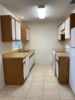 1210 6th Dr in Vero Beach, FL - Building Photo