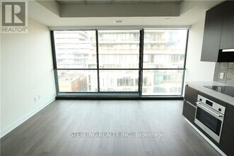 625-629-629 King St W in Toronto, ON - Building Photo - Building Photo