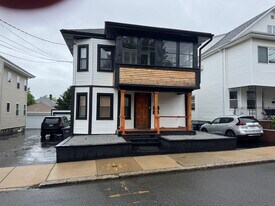 141 Hillsdale Rd, Unit 2 in Somerville, MA - Building Photo