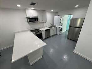 5720 13th Ave N in St. Petersburg, FL - Building Photo - Building Photo