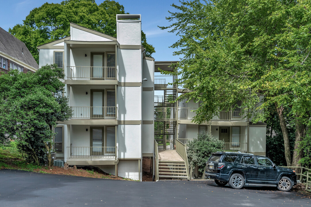 Caribou Apartments in Birmingham, AL - Building Photo