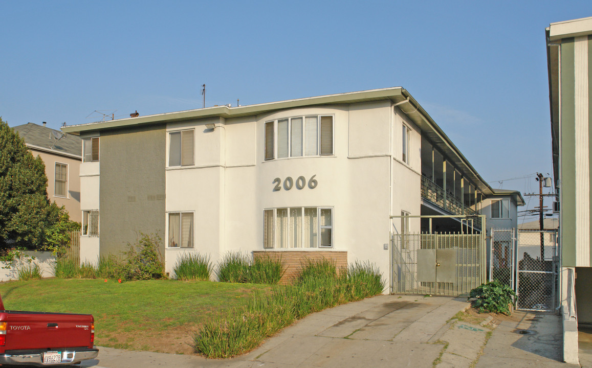 2006 S Shenandoah St in Los Angeles, CA - Building Photo