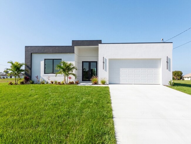 4333 NW 34th St in Cape Coral, FL - Building Photo - Building Photo