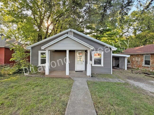 property at 711 N Fremont Ave