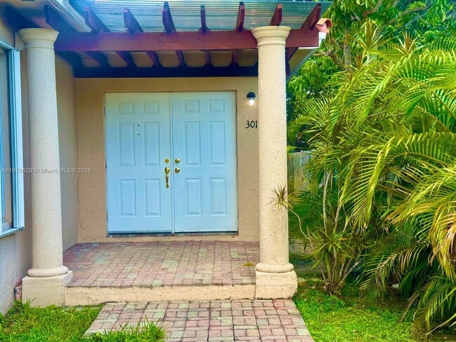 3019 SW 23rd St in Miami, FL - Building Photo - Building Photo