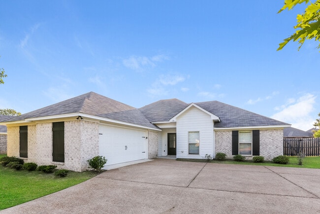 property at 170 Harvey Cir
