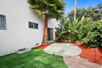 BROC1453 in Los Angeles, CA - Building Photo - Building Photo