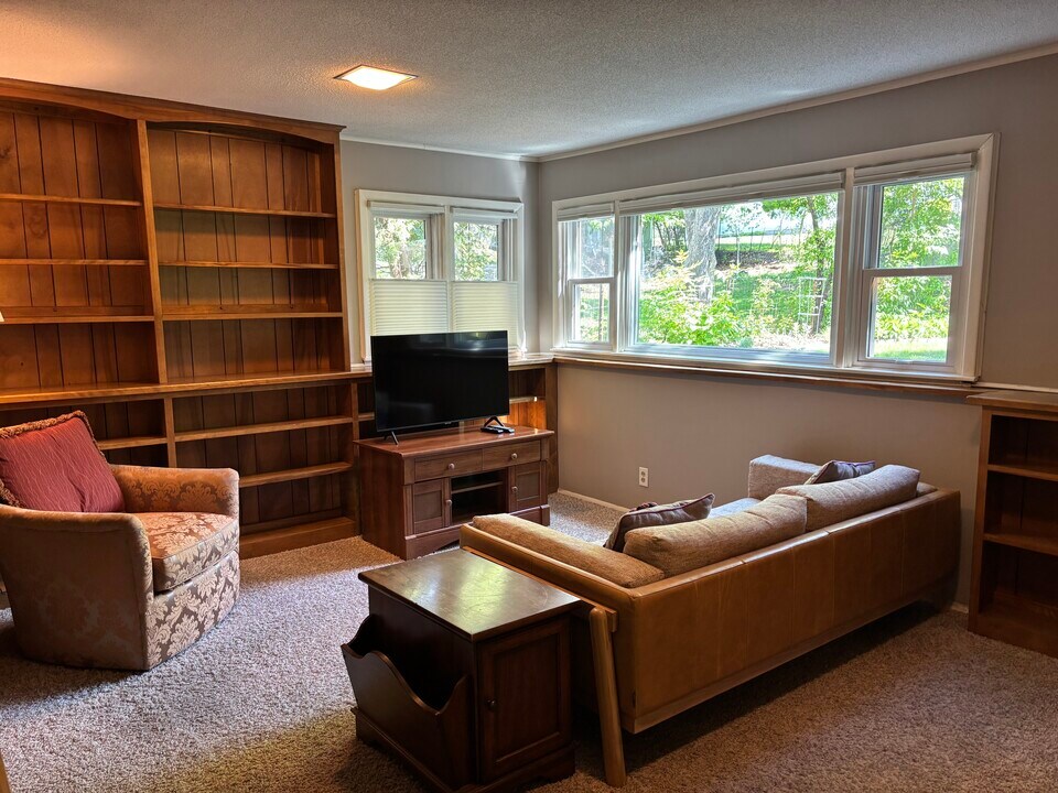 1312 6th St SW, Unit B in Rochester, MN - Building Photo