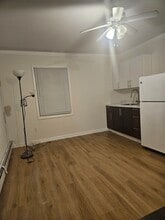 260 N Broome Ave, Unit 1 bed room in Lindenhurst, NY - Foto de edificio - Building Photo