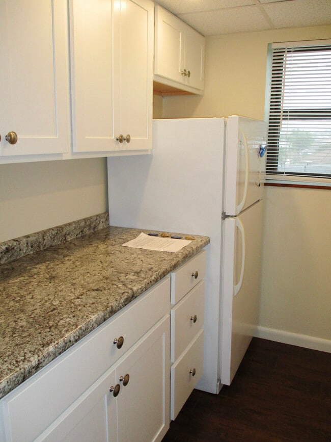 Tiffany Apartments in Pittsburgh, PA - Foto de edificio - Building Photo