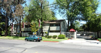 Castilian Apartments in Concord, CA - Building Photo - Building Photo