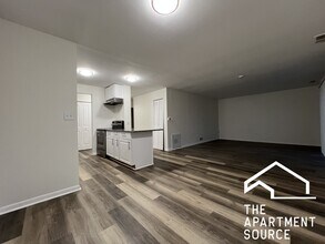 2310 N Harlem Ave, Unit 203 in Elmwood Park, IL - Foto de edificio - Building Photo