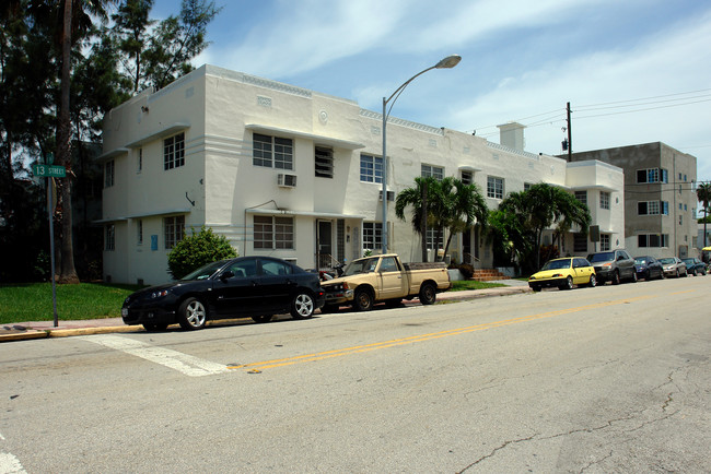 631 13th St in Miami Beach, FL - Building Photo - Building Photo