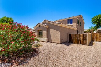 252 W Blue Lagoon Dr in Casa Grande, AZ - Building Photo - Building Photo