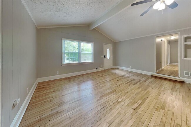 605 Huckleberry Rd in Canton, GA - Building Photo - Building Photo