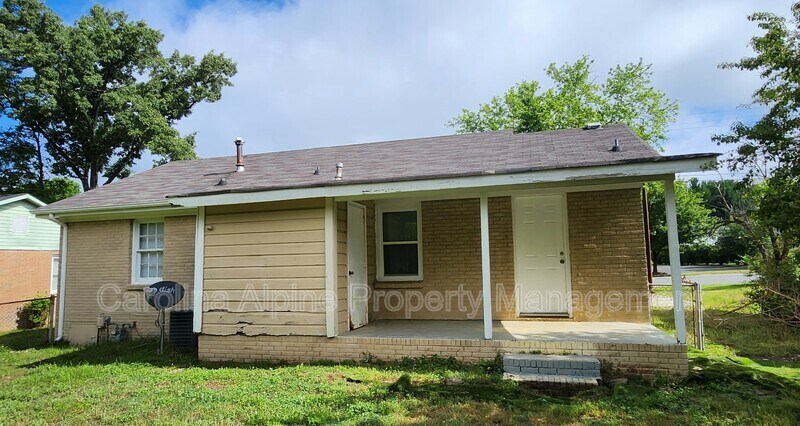 1724 Griers Grove Rd in Charlotte, NC - Building Photo