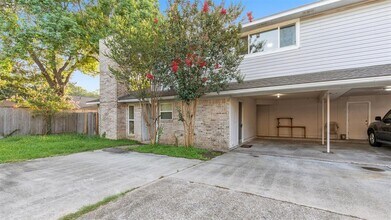 10810 Sugar Hill Dr in Houston, TX - Building Photo - Building Photo