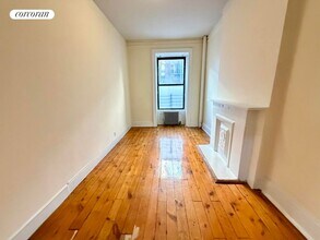 424 E 83rd St in New York, NY - Building Photo - Building Photo