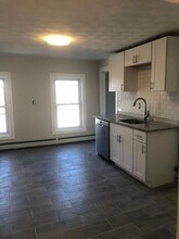 410 Wood St in Bristol, RI - Building Photo - Building Photo