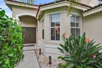 1725 Winterberry Ln in Weston, FL - Foto de edificio - Building Photo